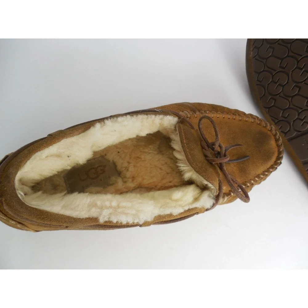 UGG Australia Dakota Moccasin Slippers Size 4 Chestnut‎ Brown Suede Shearling